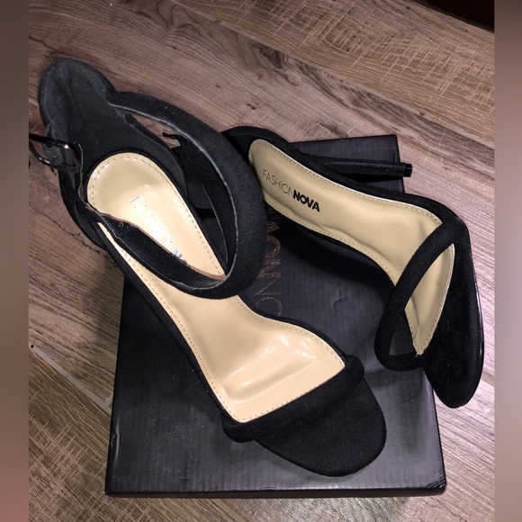 Fashion Nova “Make You A Believer Heel” - Picture 11 of 11